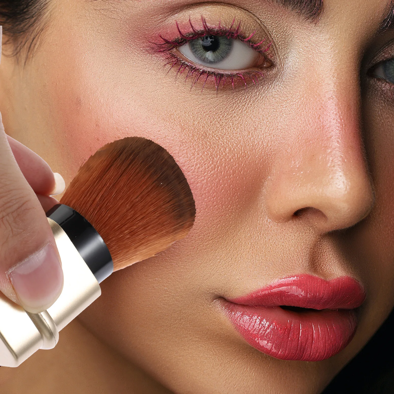 

Multi-Functional Powder Brush Retractable Dome Foundation Blush Brush For Full Coverage Dust Tool Professional Home Use