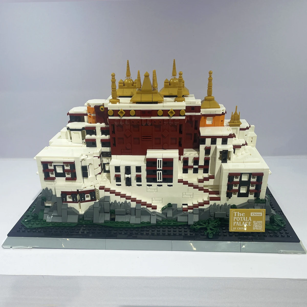 ตัวต่อบล็อกพระราชวังโปตาลา 1464 ชิ้น แบบจำลองสถานที่สำคัญในยุคกลาง ของเล่นเด็กประกอบเอง