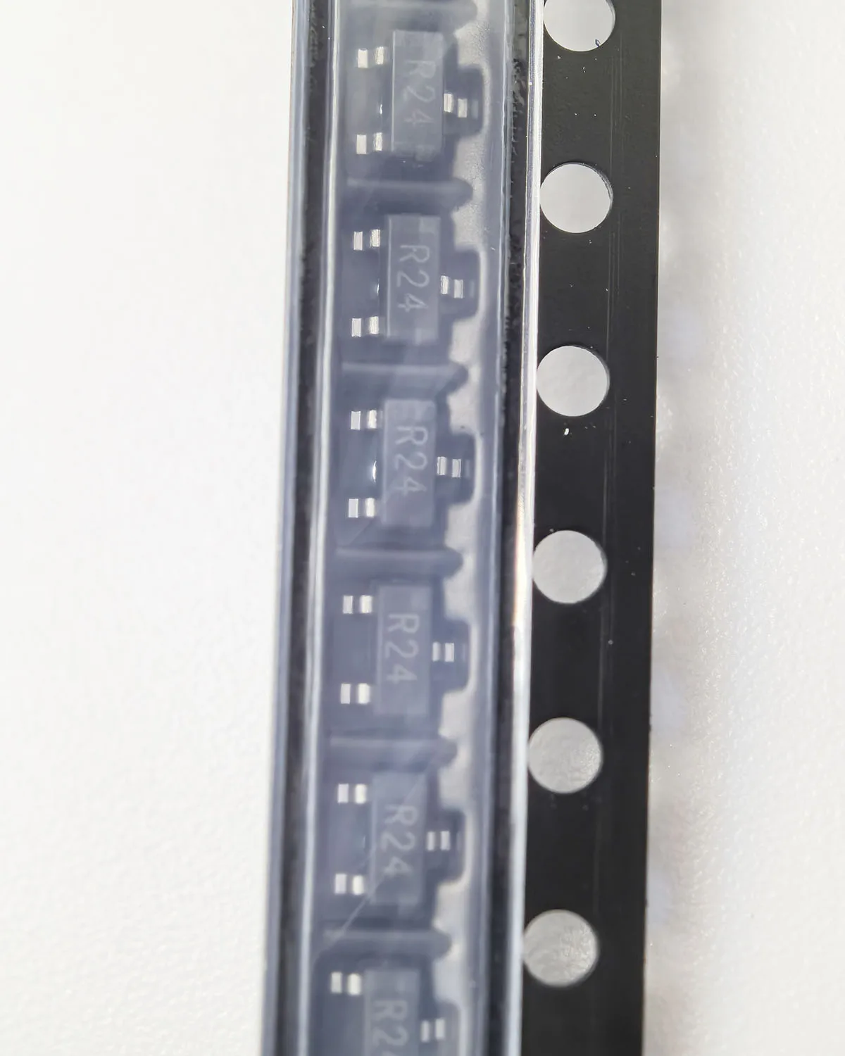 

2SC3356 R24 R25 SOT-23 100mA 12V Silicon Epitaxial Planar Transistor For Remote Control L2SC3356LT1G
