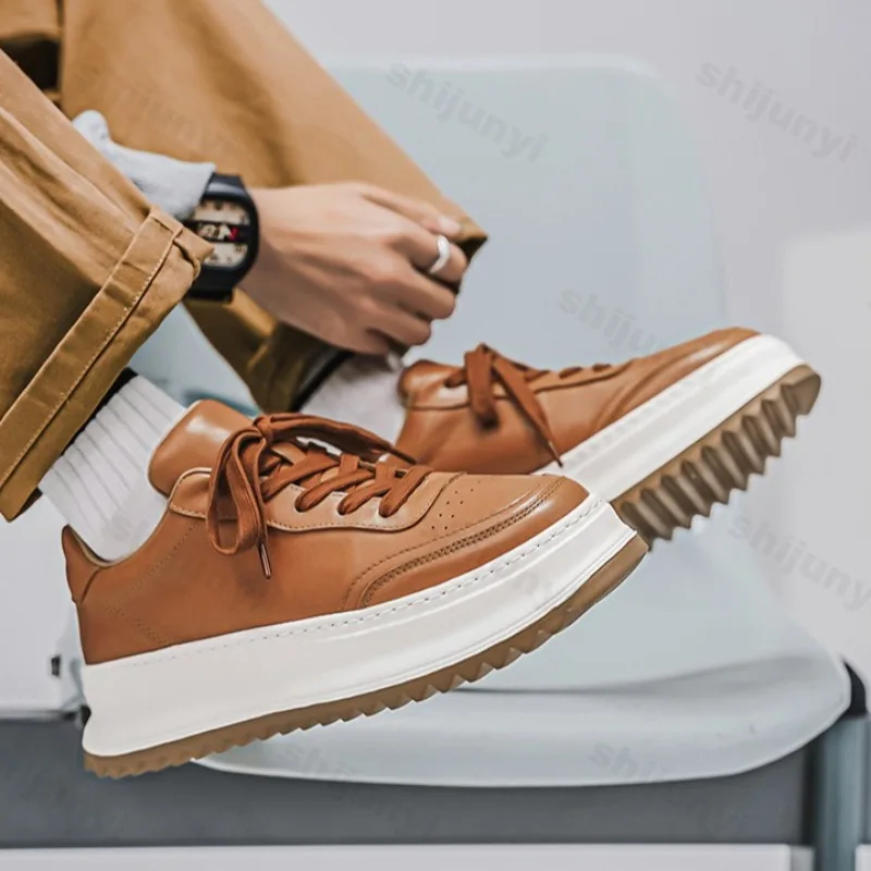 

Весна 2024, новая мужская модная трендовая спортивная повседневная обувь в стиле ретро, удобные универсальные нескользящие кроссовки на толстой подошве на массивном каблуке