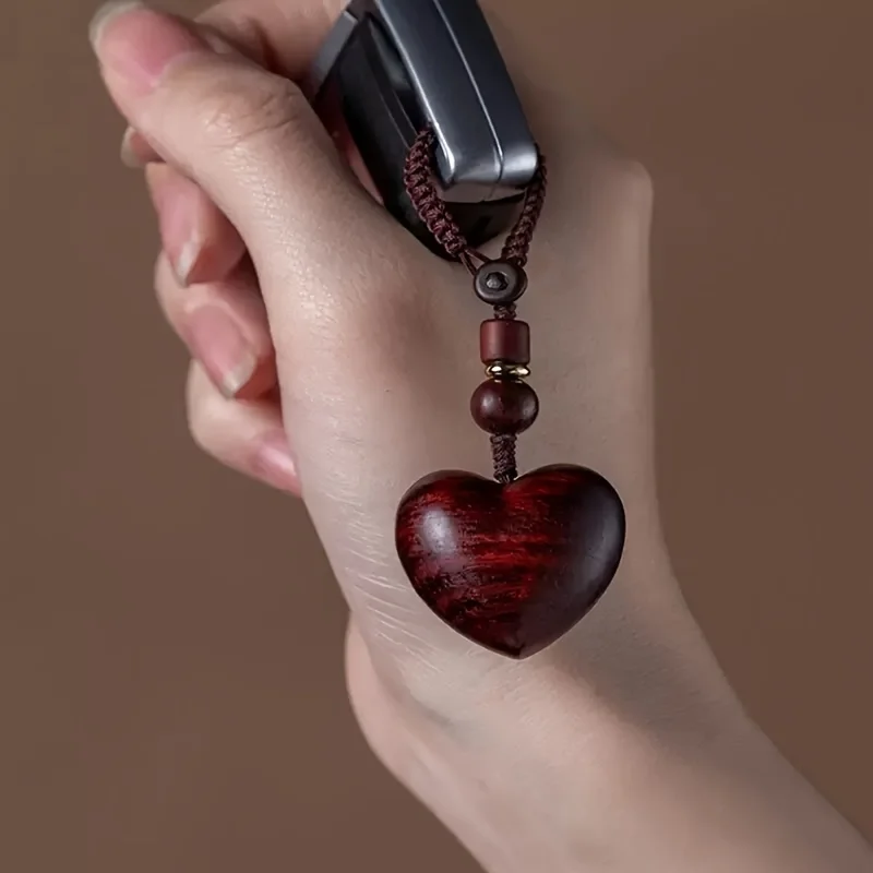 Handmade Sandalwood Heart-Shaped Keychain, Wooden Car Keychain for Couples, Perfect Gift for Both Men and Women, Ideal Choice for Christmas or Valentine's Day