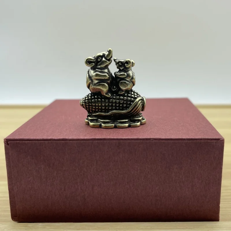 Solid Brass Corn Mouse Desktop Ornament Tea Pet Handheld Vintage Craft Decoration