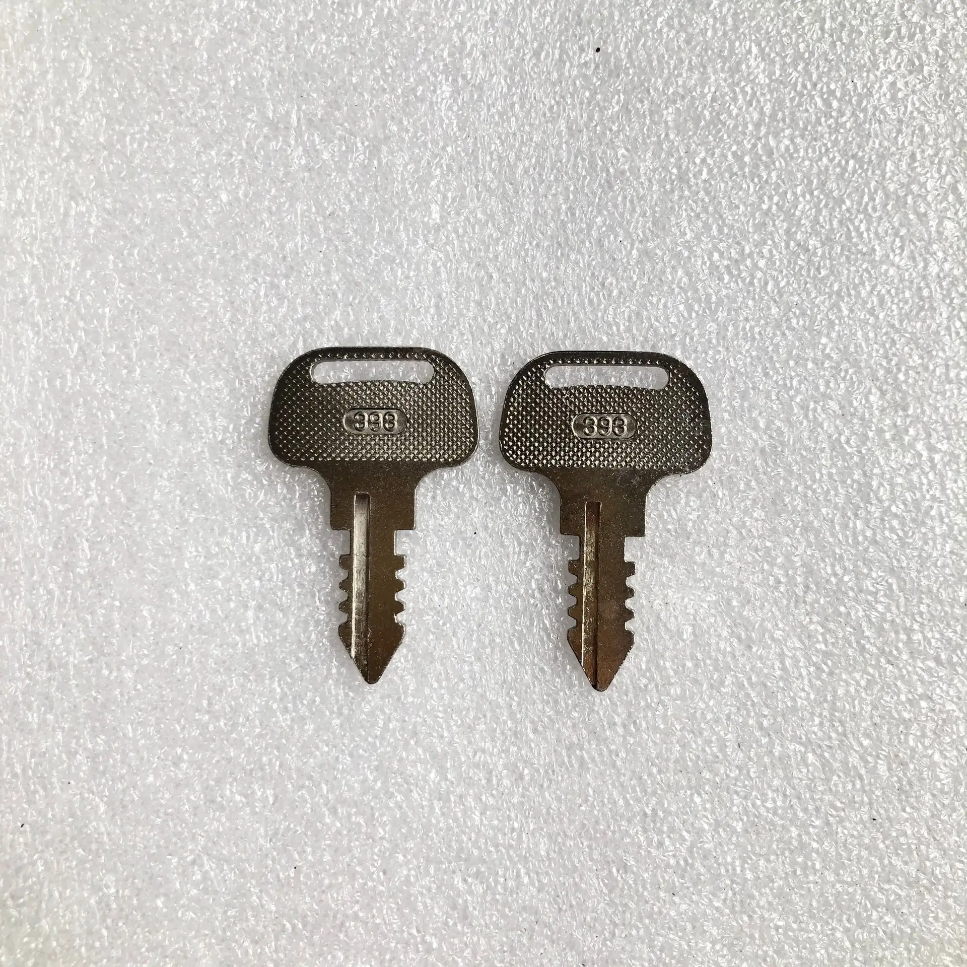 2PCS 393 Ignition Key 18510-63720 for Kubota Tractor