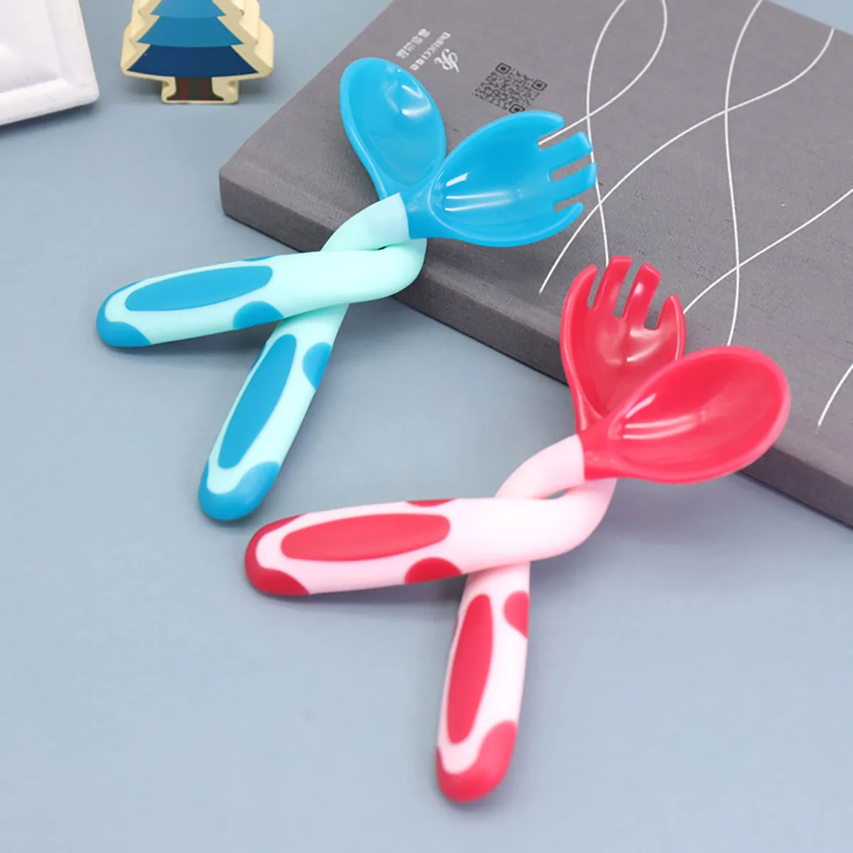 

2 комплекта детских столовых приборов для малышей: ложка и вилка, гибкие, меняющие цвет, обучающая посуда из ПП и ТПЭ, безопасные, с нескользящими ручками, легко переносить