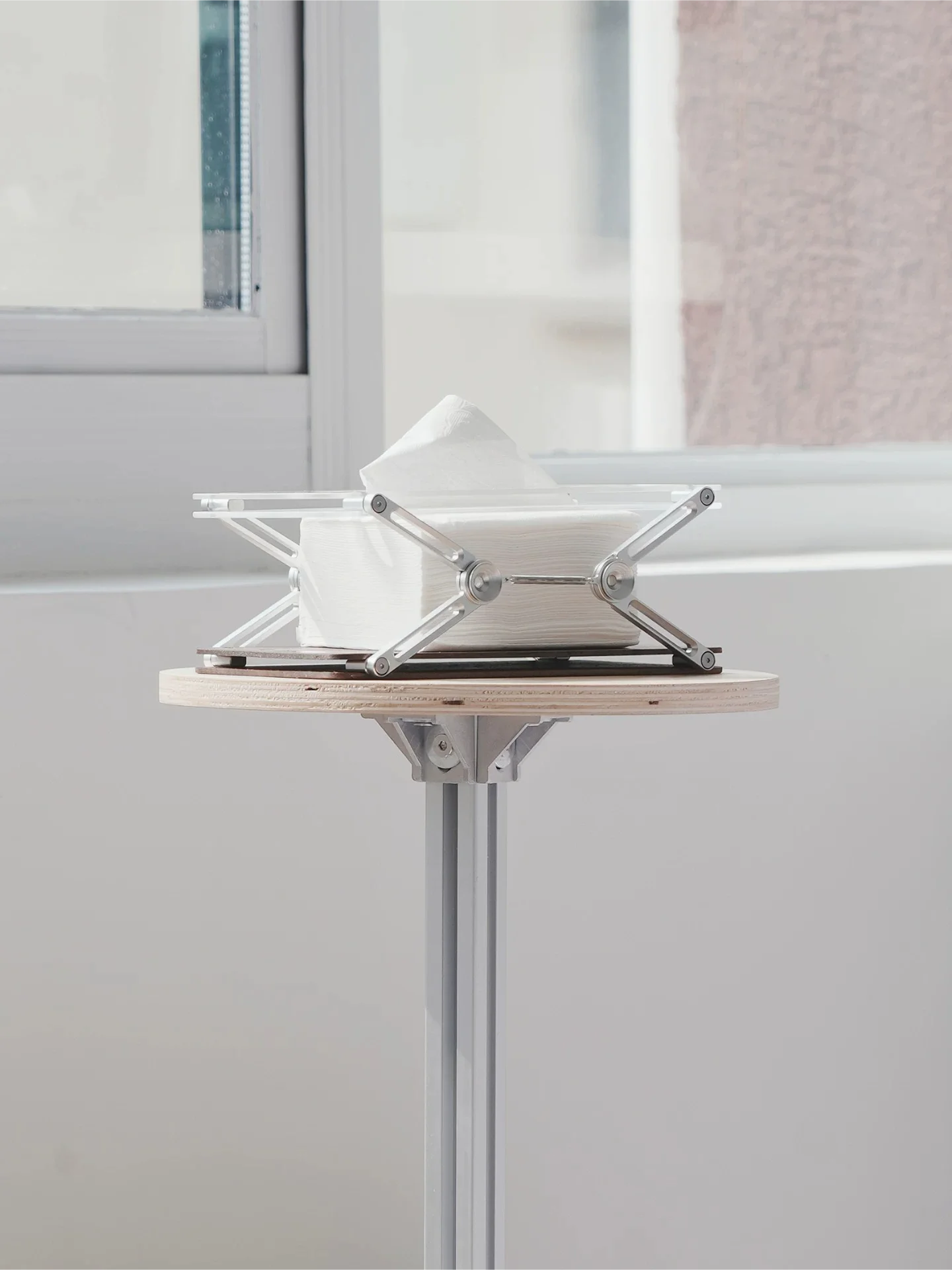 Automatic lifting fun tissue box light luxury designer aluminum profile mechanical pumping carton