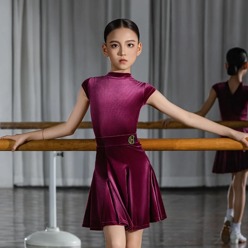 Robe en arête de poisson violette pour filles, Costumes de spectacle de danse latine d'hiver, costume fendu, robe Chacha, vêtements de compétition latine, 2025 DN21632