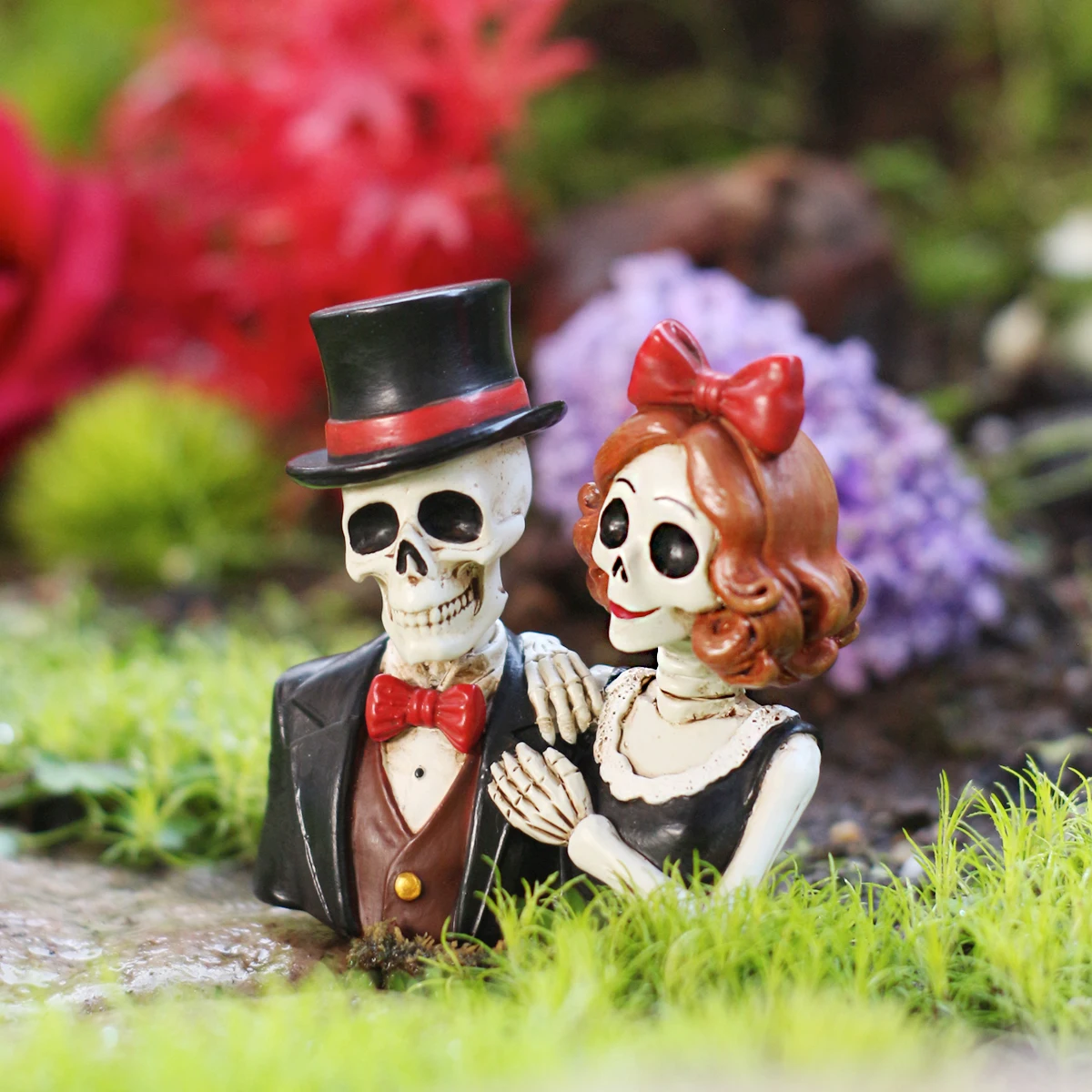1 half body couple skeleton ornament, Halloween garden scene decoration ornament, home desktop set couple skeleton, handmade res