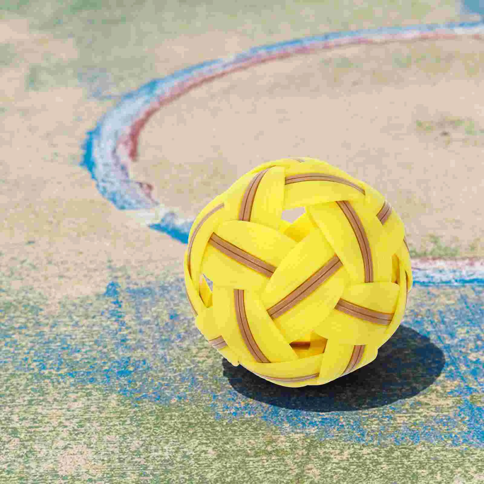 لعبة كرة القدم البلاستيكية المنسوجة للأطفال كرة القدم في الهواء الطلق لعبة كرة القدم القابلة لإعادة الاستخدام لعبة الكرة المنسوجة الملونة كرات كرة القدم ديكور