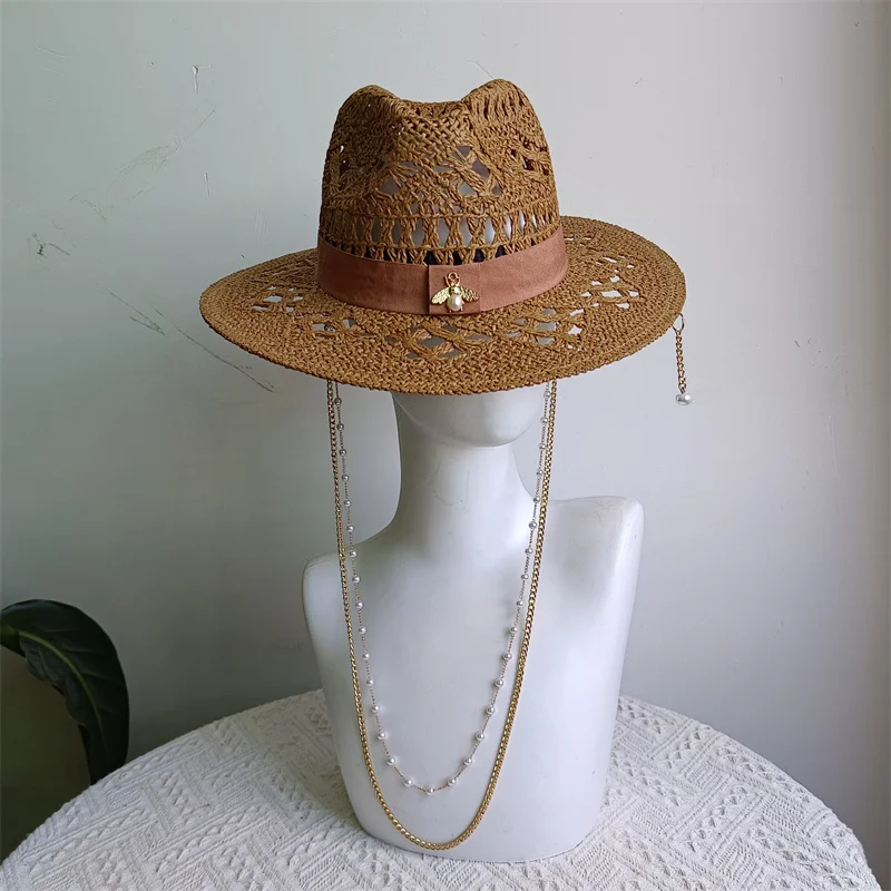 

New Straw Hats for Women Fashionable Metal Bee Letter Elegant Holidays Boater Hat Summer Flat Top Beach Sun Hat