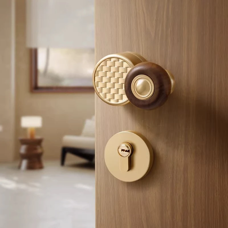 Retro Style Entrance Door Lock Mid-Century Bedroom Door Handle Aesthetic Interior Magnetic Silent Lock Wood Doors Accessories