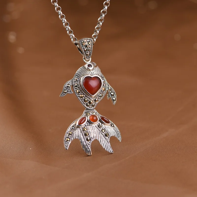 

Animals Creative Goldfish Pendants Women Heart-shape Red Green Agate Necklaces Marcasite 925 Silver Fish Jewelry Ethnic NO Chain