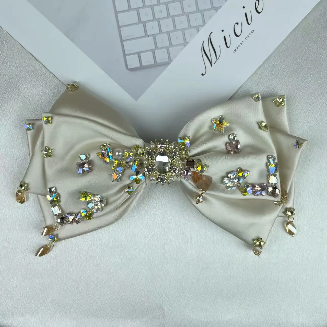 جديد الأصلي الصناعة الثقيلة عالية الجودة الساتان كامل الماس القوس دبوس الشعر غطاء الرأس الأنيق الحلو الربيع كليب