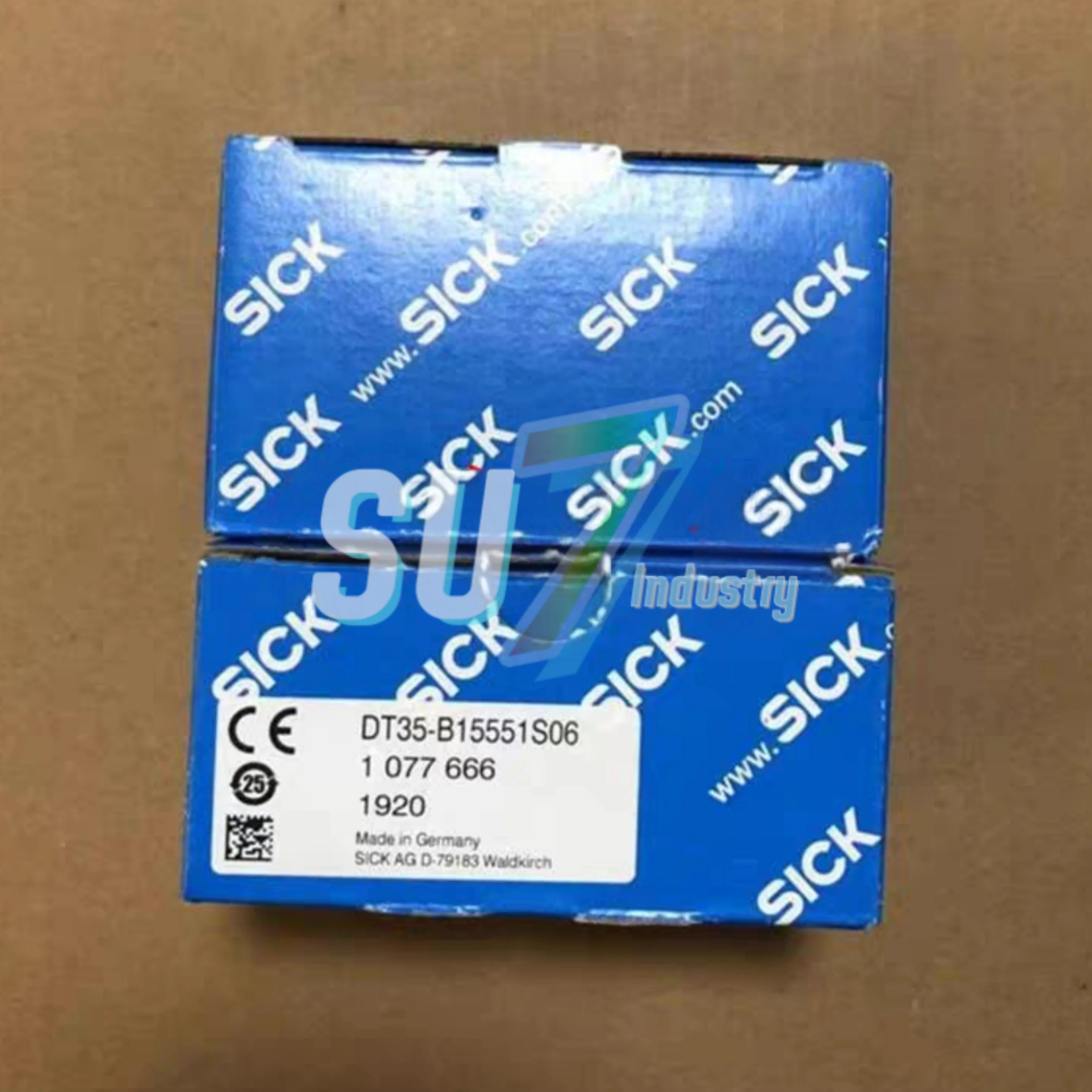 

DT35-B15551S06 1077666 Фотоэлектрический датчик Новый оригинал