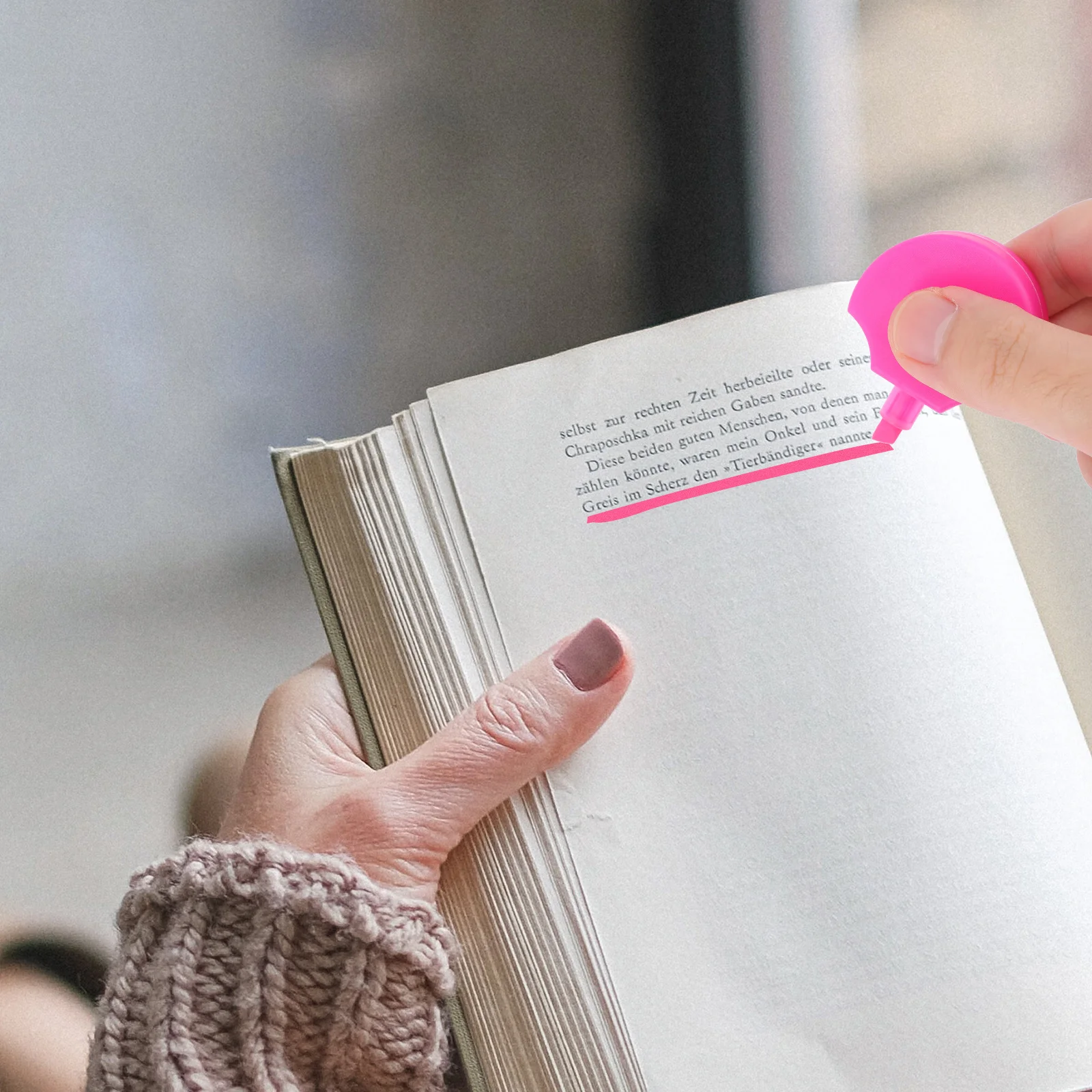 

4Pcs Colored Highlighters Assorted Bright Colors for School Office Supplies Marking Pens Students Pens for Journaling