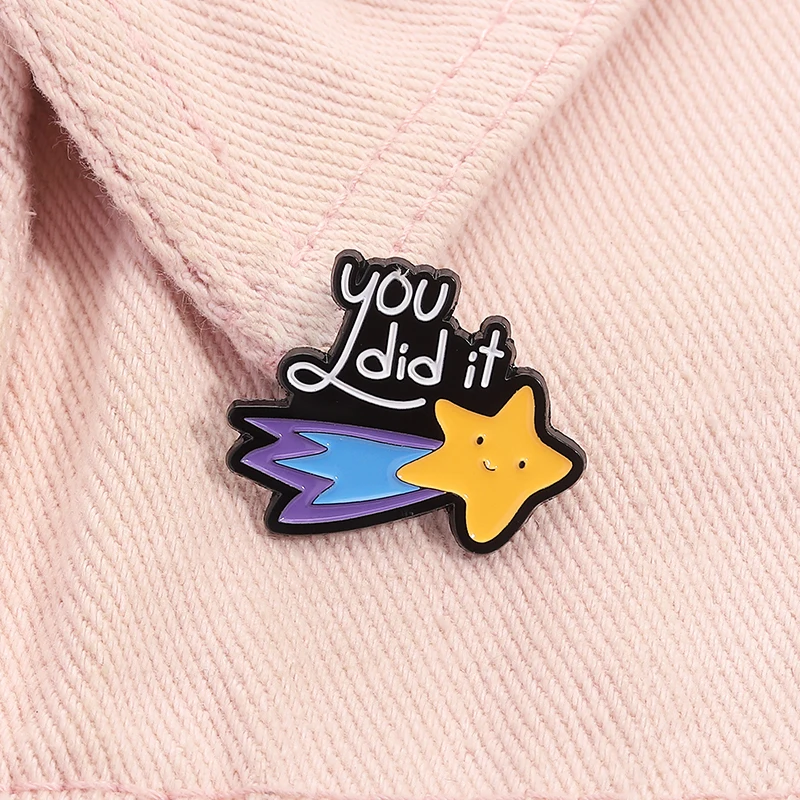 Cartoon meteor shaped badge cute brooch suitable for men and women's daily wear - perfect gift for friends and family