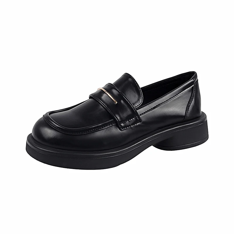 Mocassim Oxford com pele feminina, sapatilhas pretas com tudo combina, tamancos de plataforma, estilo britânico, novo couro de escorregar, tênis de verão, 2022