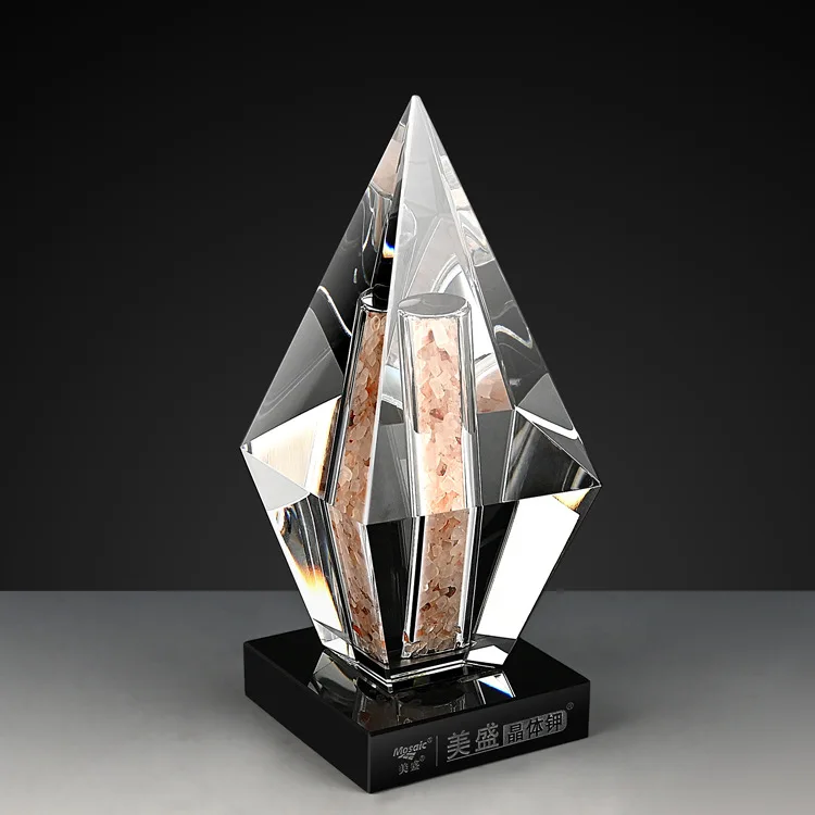 

Customized high-transparency crystal buried handicrafts, embedded with ore raw material chips, physical glass ornaments