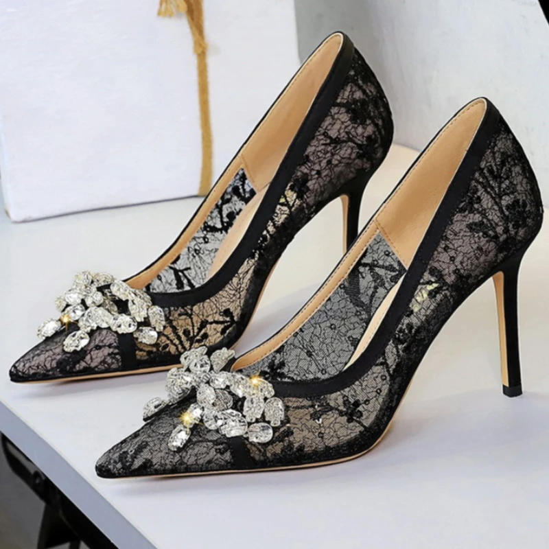 

Sexy Pointed Toe Lace Mesh Heels for Ladies Luxury Gemstone Bow Decoration Stiletto Women Pumps Elegant Banquet Designer Shoes