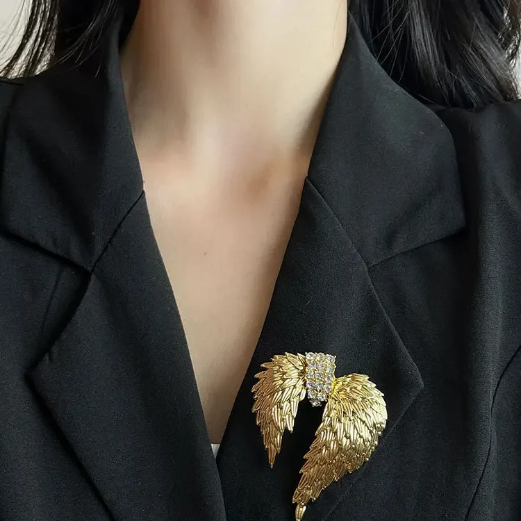 

Retro Wings Luxury Temperament Wing Coat Jacket Decorative Brooch