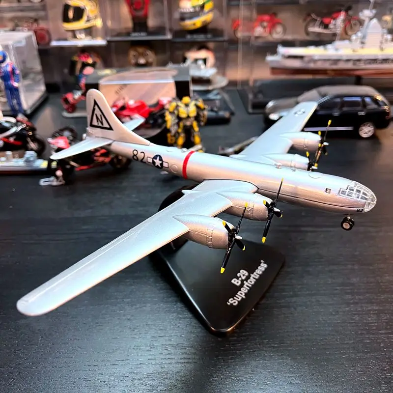 

Diecast 1:144 scale alloy aircraft B29 transport aircraft aerial fortress finished metal model Collection Toy Gift