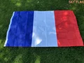 Raya azul y blanca