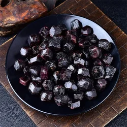 Natural garnet raw stone ore specimen decoration large grain wool fish tank flower pot landscape decoration mineral crystal