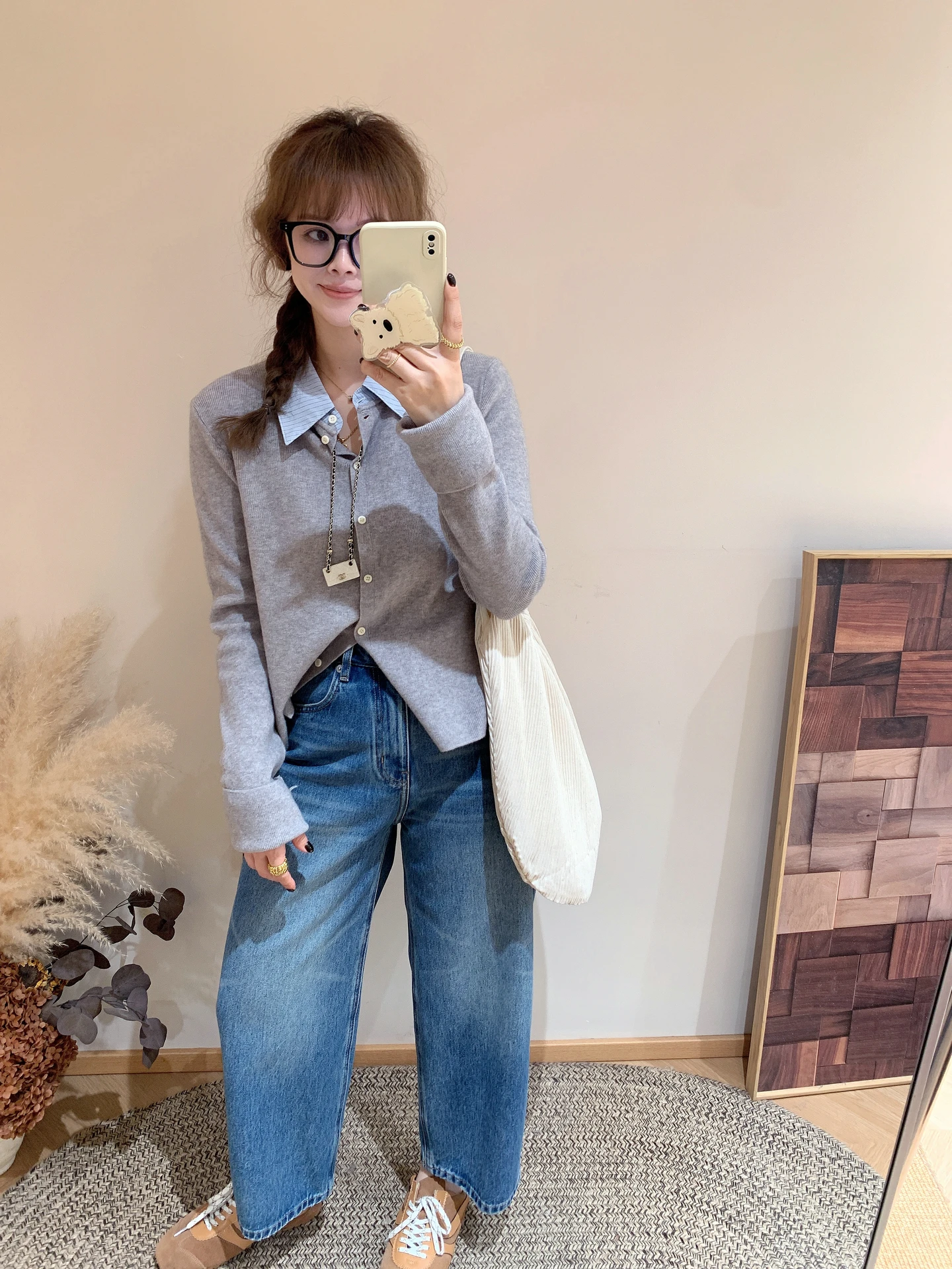 

Весенний корейский вязаный кардиган для женщин: легкий, тонкий, с отложным воротником, создающий уютный и расслабленный образ, верхняя одежда