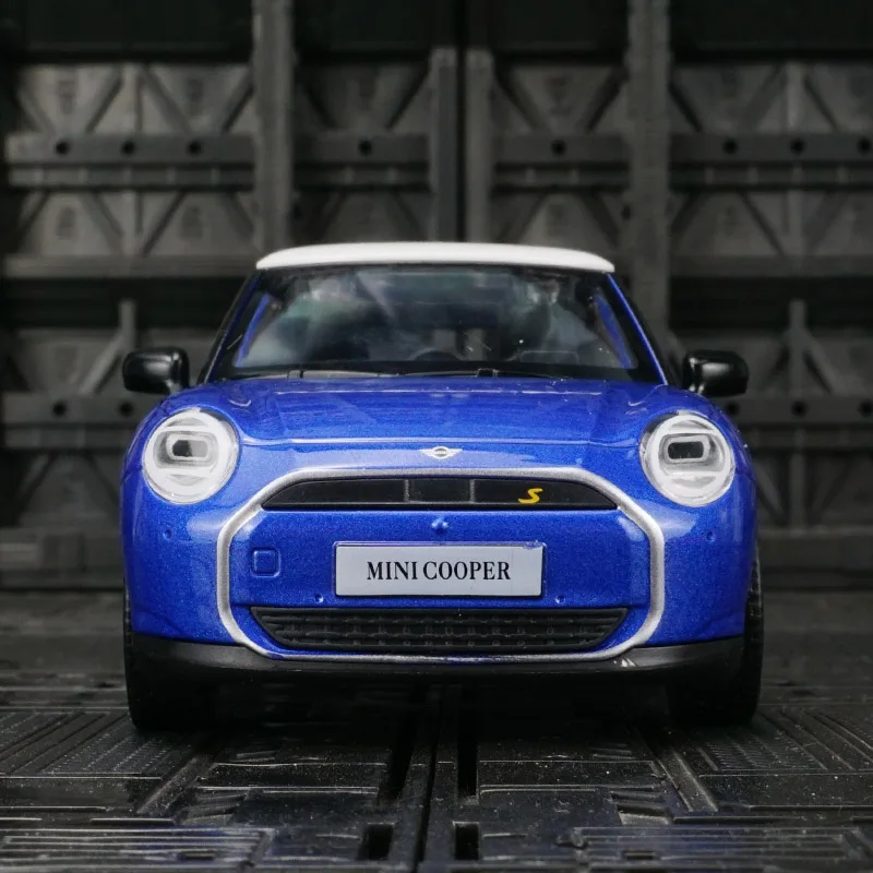 1:28 Simulation BMW Mini New Energy Alloy Car Model Door Can Open Sound and Light Power Car Ornament Collection Gift
