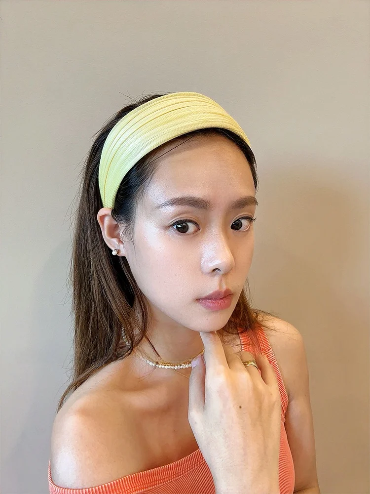retro-elegant-luxury-golden-grass-hairband-woven-wide-version-pressed-hair-high-forehead-simple-hairband-versatile