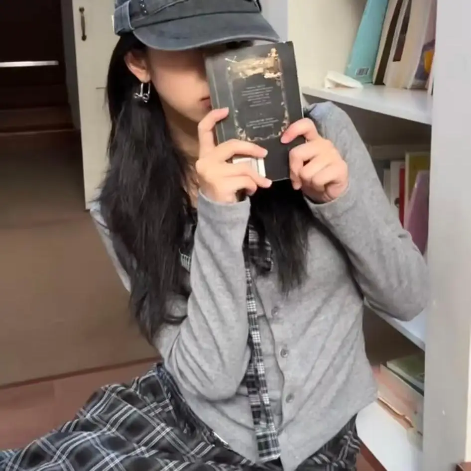 Spring New Style Women's Slim Fit Long Sleeve T-shirt Button Design Korean Version Hot Girl Style Top Trendy Ins Style Casual...