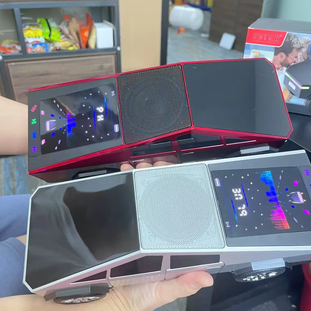 

WS-580 15W Tesla Cyberpickup Design Wireless Desktop Party BT Portable Sound Box Car Mini Speaker With Disco RGB Screen