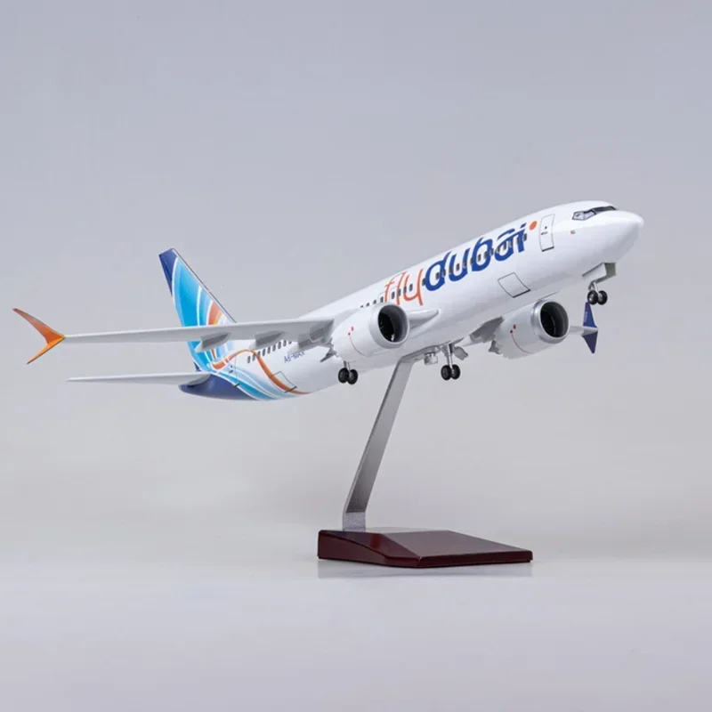 1/85 مقياس 47 سنتيمتر طائرة 737MAX B737 ماكس طائرة يطير دبي طيران ث الضوء والعجلة دييكاست الراتنج نموذج طائرة لعبة جمع