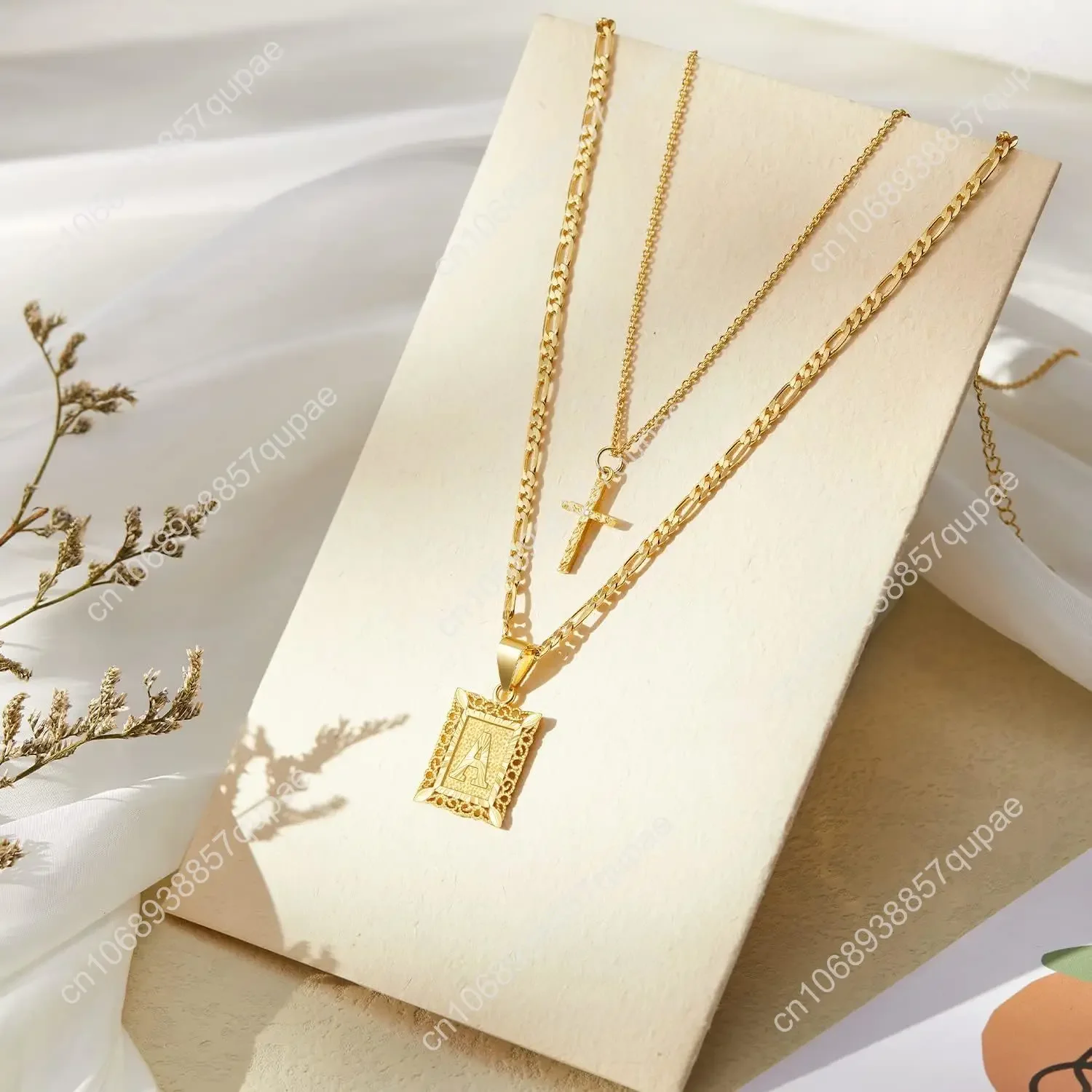 KELORIS PATH Золотое многослойное ожерелье с первоначальным крестом, 14-каратное позолоченное многослойное квадратное колье с буквами Фигаро-цепочка с крестом из