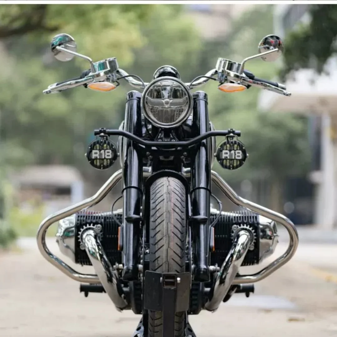 For R18 special modification accessories, engine guard, auxiliary lamp bracket, non-destructive installation is available.