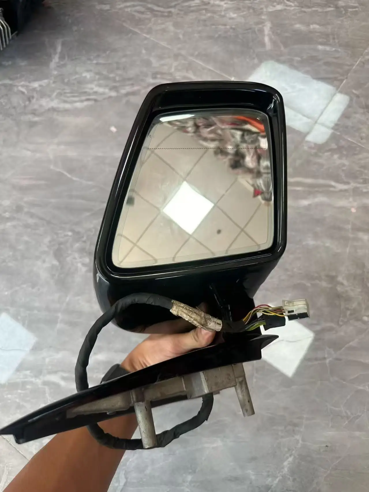Right-Hand Drive Rearview Mirror for Mercedes-Benz R-Class W251 RHD Auto-Dimming Adjustable for Vehicle Safety