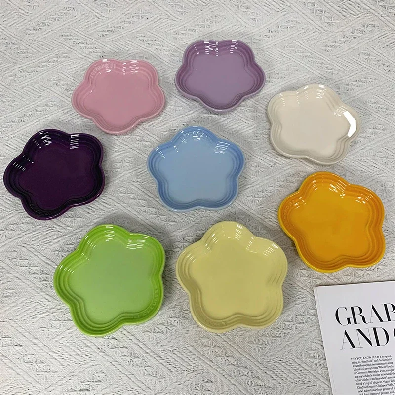 14cm Rainbow Gradient Plum Blossom Shaped Ceramic Dish Pet Feeding Bowl Seasoning Sauce Plate Bone Disc Household Tableware