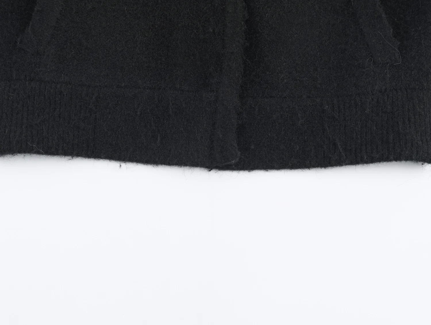 Zimní nová dámská ležérní módní dojíždějící volná kapsa zdobená dvojitou klopou pletená bomber bunda 2025 - náhled 4