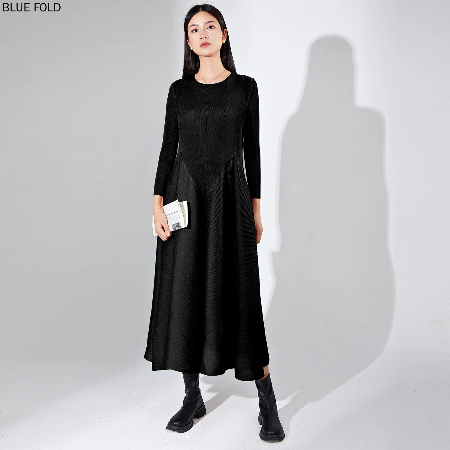 

MIYAKE PLEATS Women's Dress Autumn High-End Pleated Monochromatic Round Neck Long Sleeves Loose Temperament Slim A-line Dresses