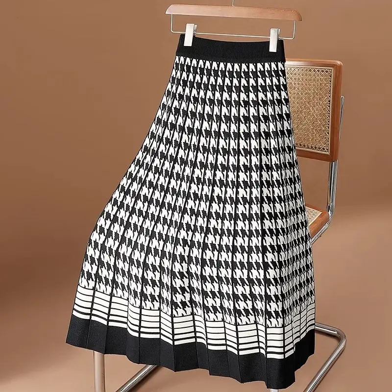 2025 Women's New Autumn Winter High Waist Pleated Skirt Female Long Loose Warm Skirts Ladies Houndstooth Knitted Skirts X145