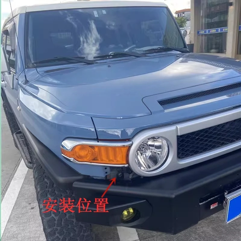 

Для Toyota FJ Cruiser: накладка на угол крыла, нижняя накладка фары, передняя накладка указателя поворота