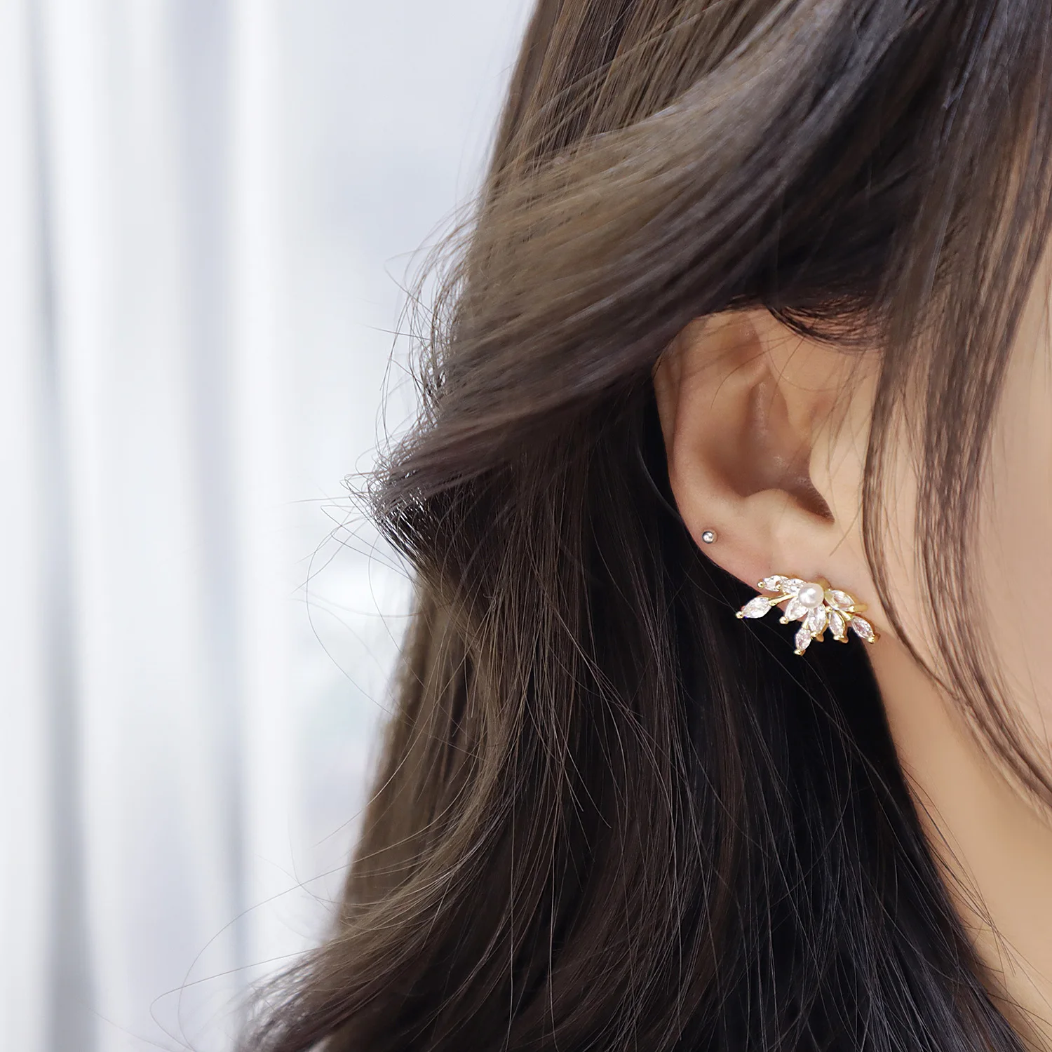 كوريا مجوهرات الأزياء الجديدة 925 الفضة إبرة 14K الذهب الحقيقي AAA الزركون زهرة أقراط أنيقة لامعة المرأة حفلة موسيقية أقراط