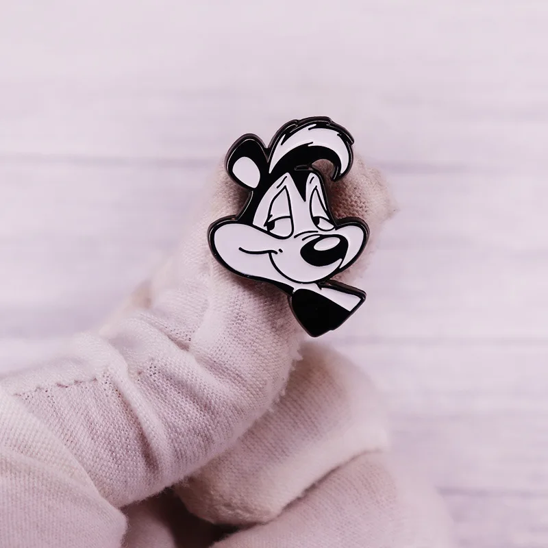 MINISO Pepe Le Pew przebranie na karnawał metalowa plakietka Pin stop broszka akcesoria rekwizyty świąteczny prezent