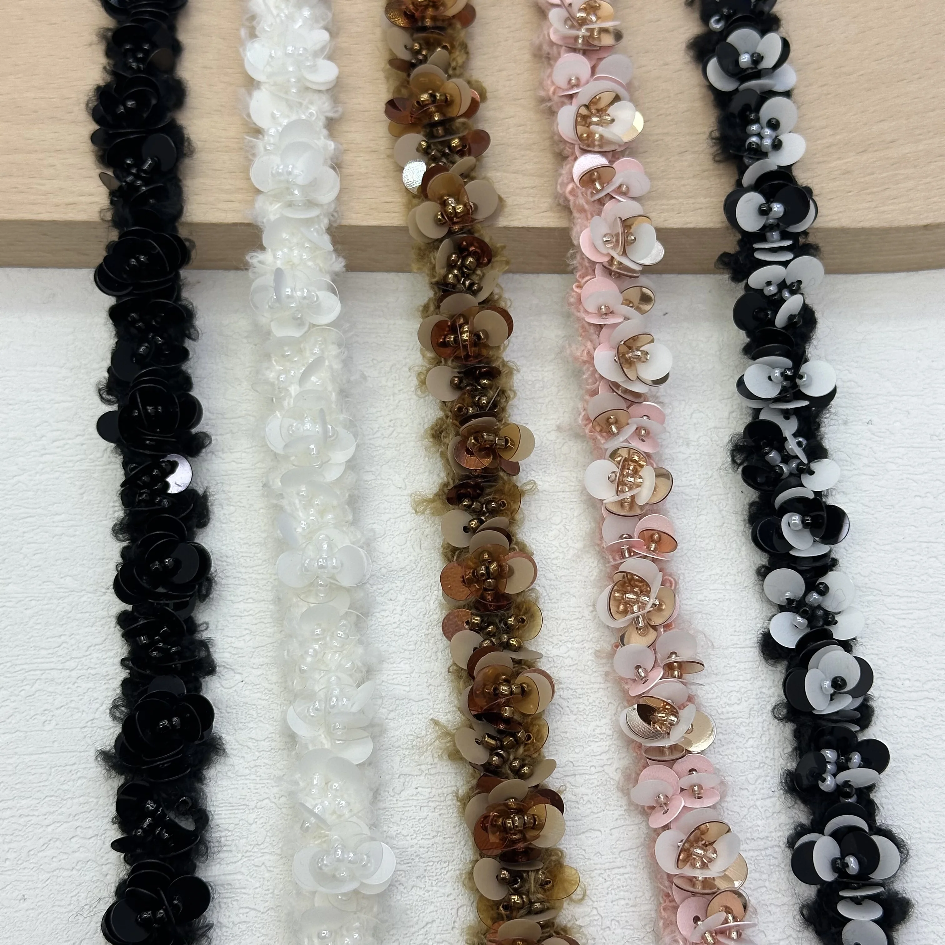 

1 ярд тесьмы из рисовых бусин и пайеток, декоративная лента для одежды, для рукоделия, для свадебных платьев, воротников, рукавов, с блестящими стразами и пайетками