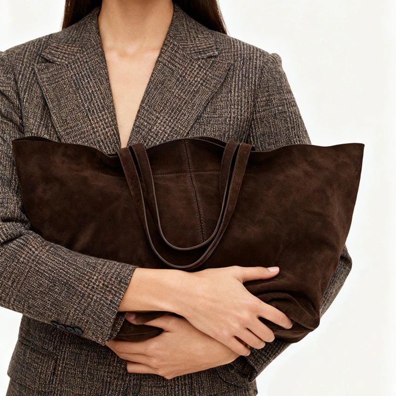 Thumbnail 3 - #9 Trending Square Bags Right Now