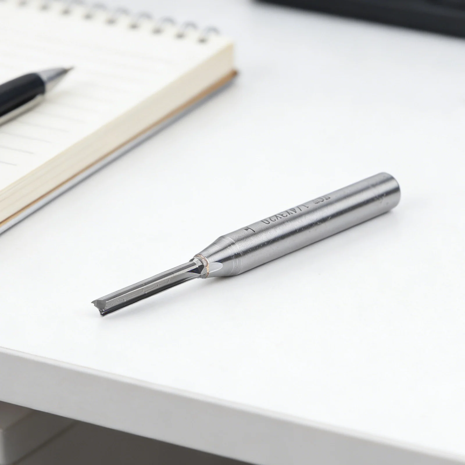 

3mm TCT Carbide Coated Straight Blade with 635mm Round Handle for Efficient Cutting Performance and Long Lasting Usage