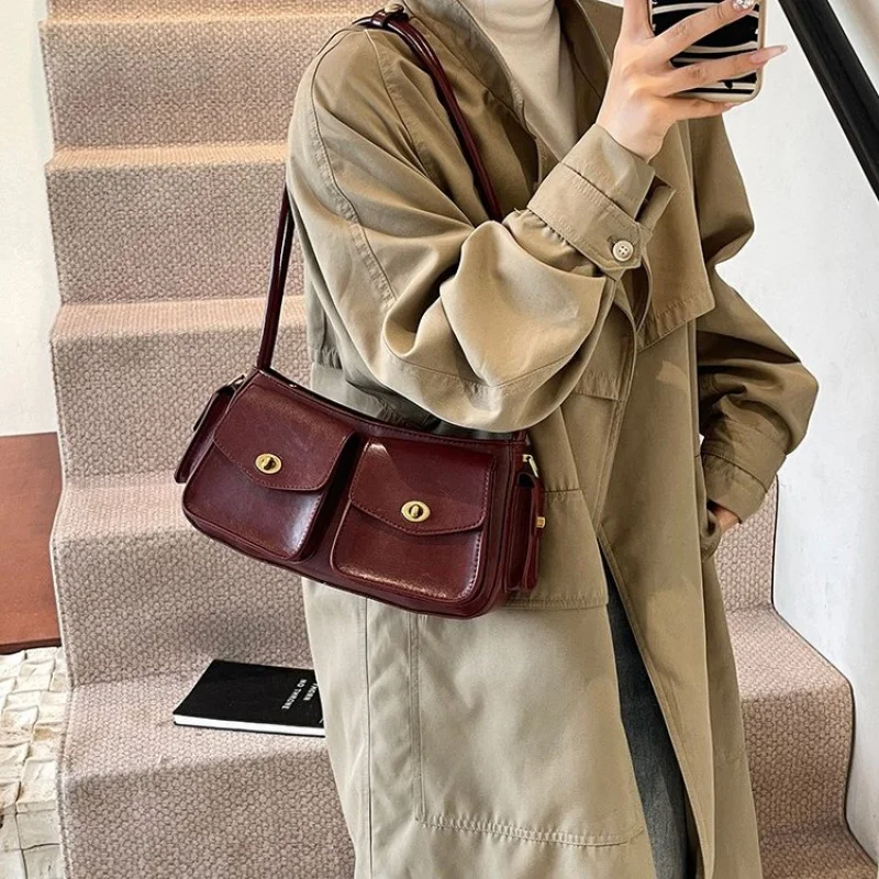 

Elegant Simple Crossbody Handbag For Business Women With Solid Color Large Capacity Trendy Logo Design