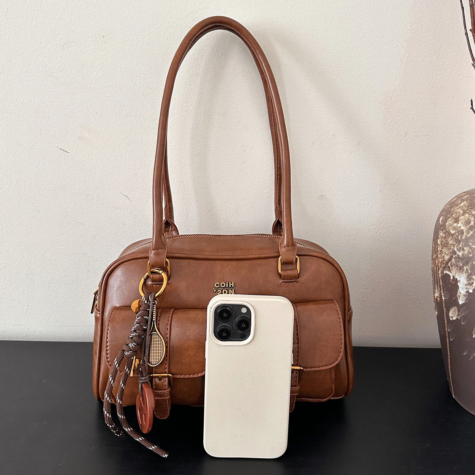 

Vintage Armpit Bag with Multiple Pockets Retro Solid Color Leather Handbag for Travel and Everyday Use