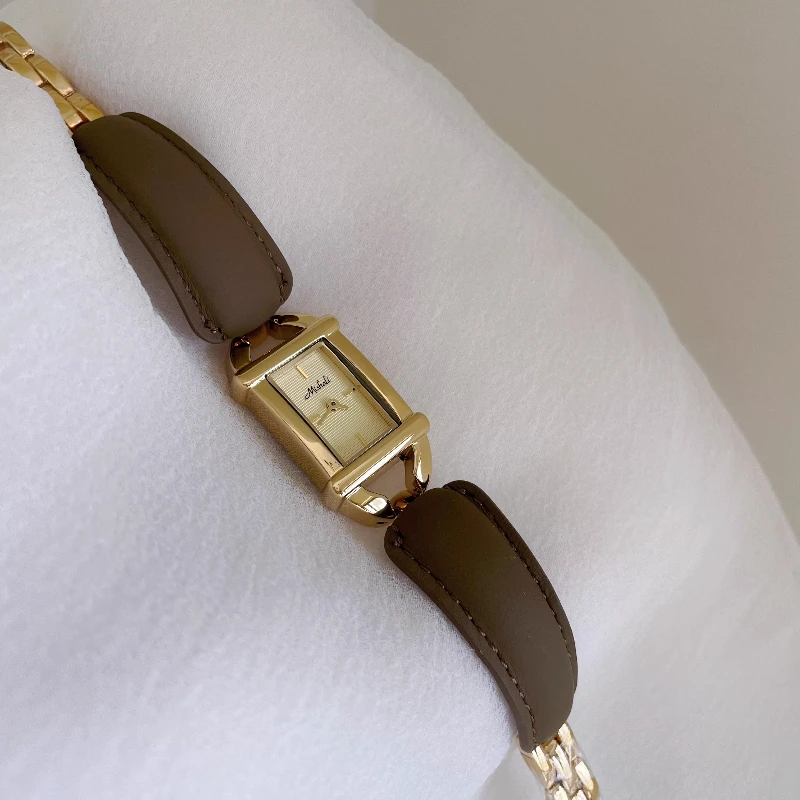 Classic Trend Ladies Watch Elegant and Simple Student 2025 Waterproof Quartz Watch Birthday Gift