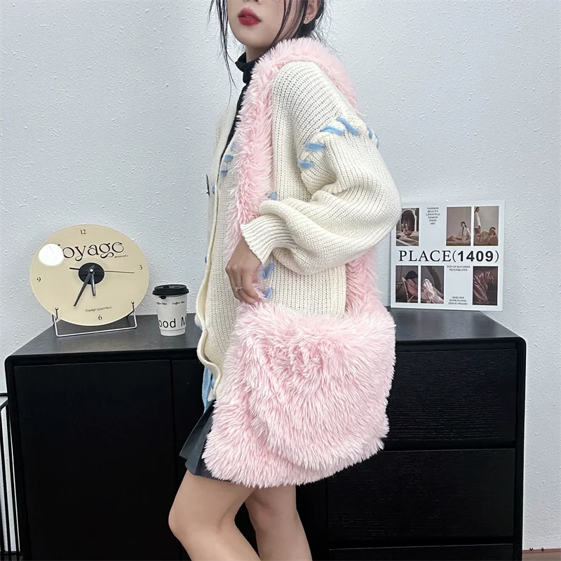 2023 NEW Winter Women\'s Shoulder Bag Messenge Strap Saddle Armpit Bag New High-quality Plush Fur Bag Women\'s Handbag Designer