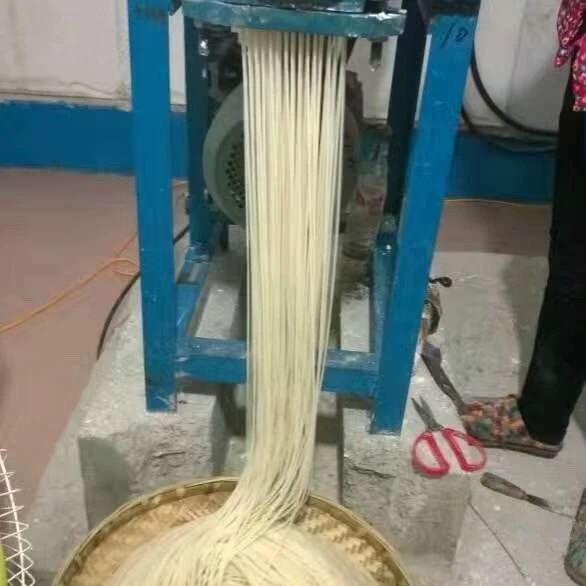 A full set of rice noodles, commercial large rice noodle dispenser, small old-fashioned without